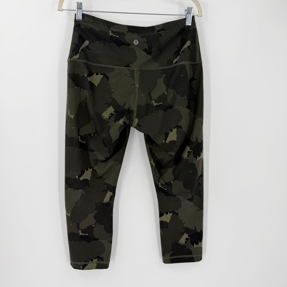 Lululemon Green Leaf Camo Printed Crop Leggings Fold Over Waistband Size 8 - Picture 4 of 5